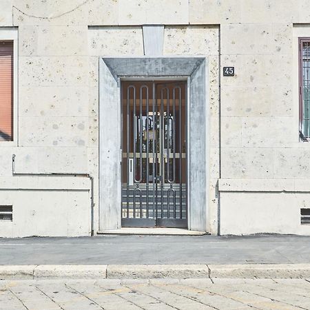 Spacious flat close to Fondazione Prada&Metro Milán Exterior foto