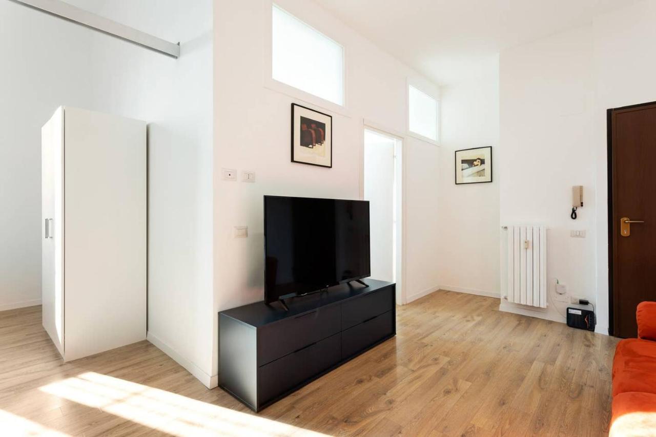 Spacious flat close to Fondazione Prada&Metro Milán Exterior foto